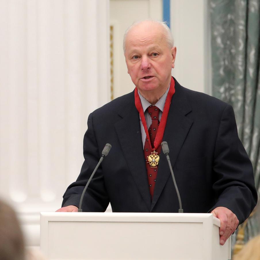 Умер народный артист Владислав Чернушенко. Не стало выдающегося музыканта и народного артиста СССР Владислава Чернушенко. Об этом сообщает Капелла Санкт-Петербурга