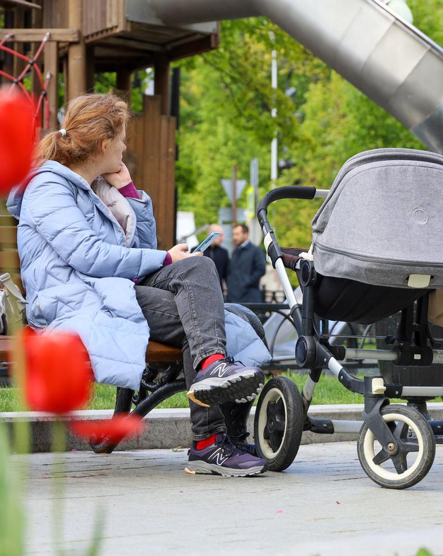 В ОП предложили ввести в России "совместный" декрет. Сергей Рыбальченко, председатель комиссии Общественной палаты Российской Федерации по демографии, защите семьи, детей и традиционных семейных ценностей, в своём интервью ТАСС предложил ввести новую форму декретного отпуска, которую можно было бы назвать "совместным"