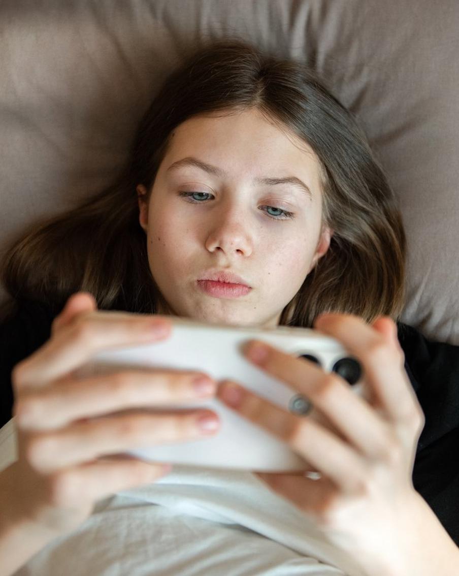 Эксперт назвала запрет соцсетей угрозой для психики детей