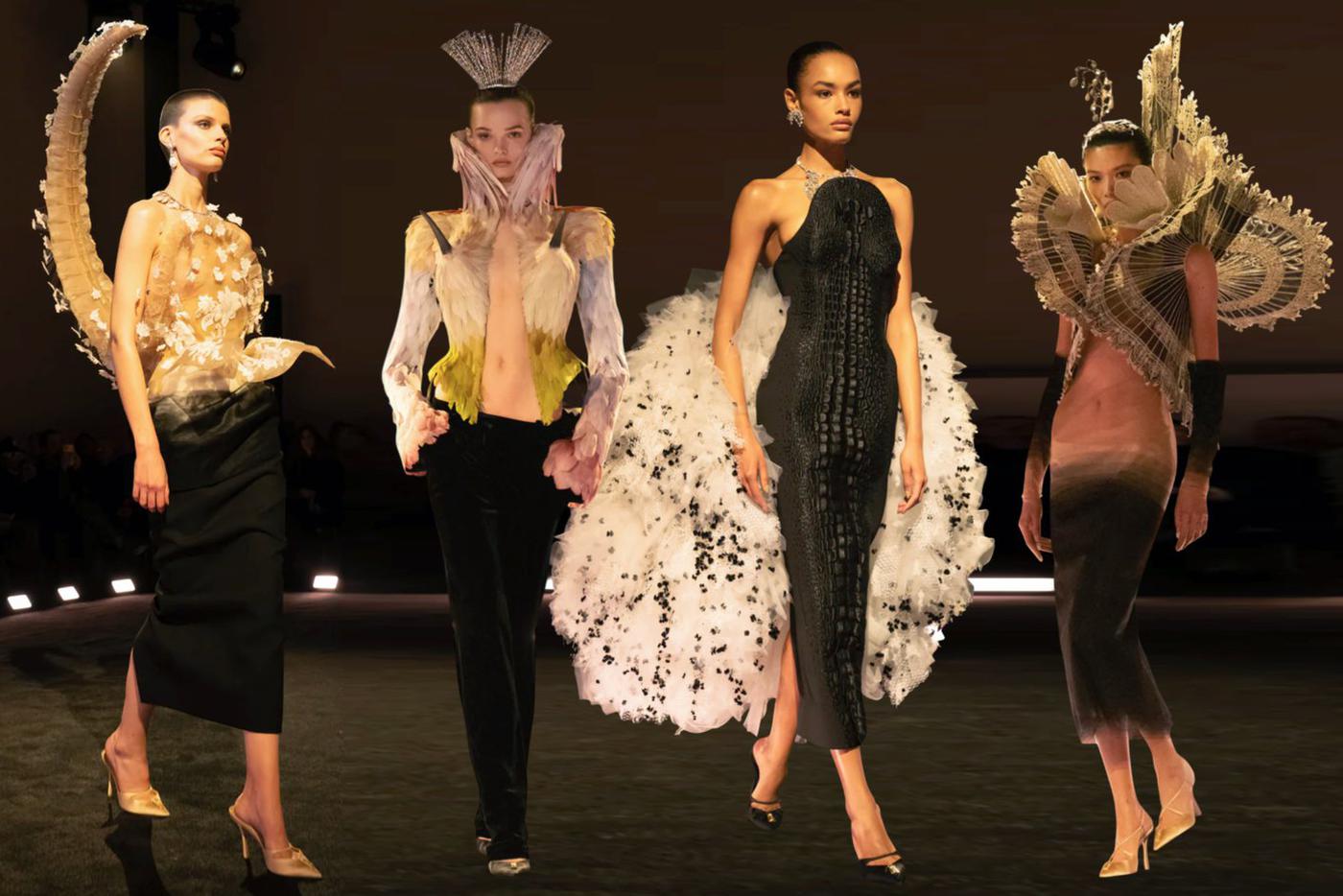 Модели на шоу Schiaparelli Couture.