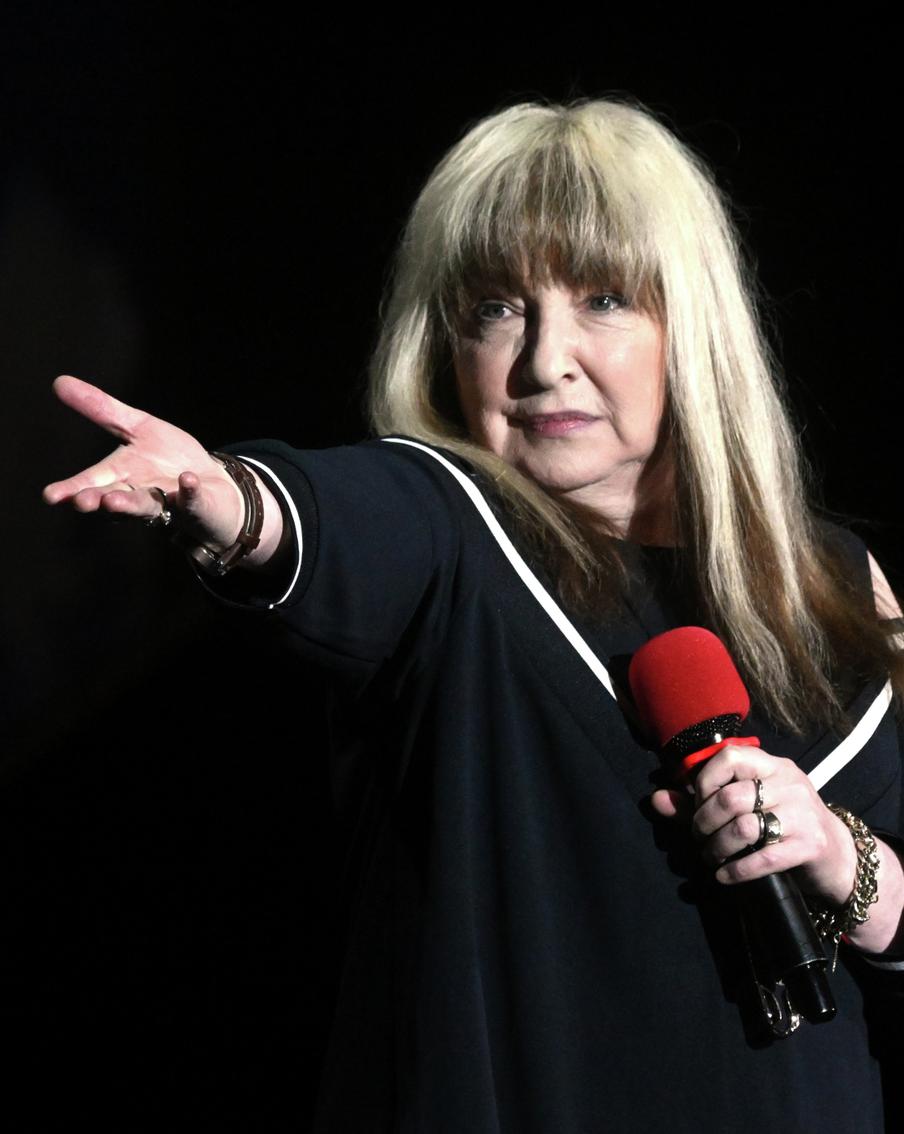 Почти вся пенсия уходит на "коммуналку": как живет 65-летняя певица Екатерина Семёнова