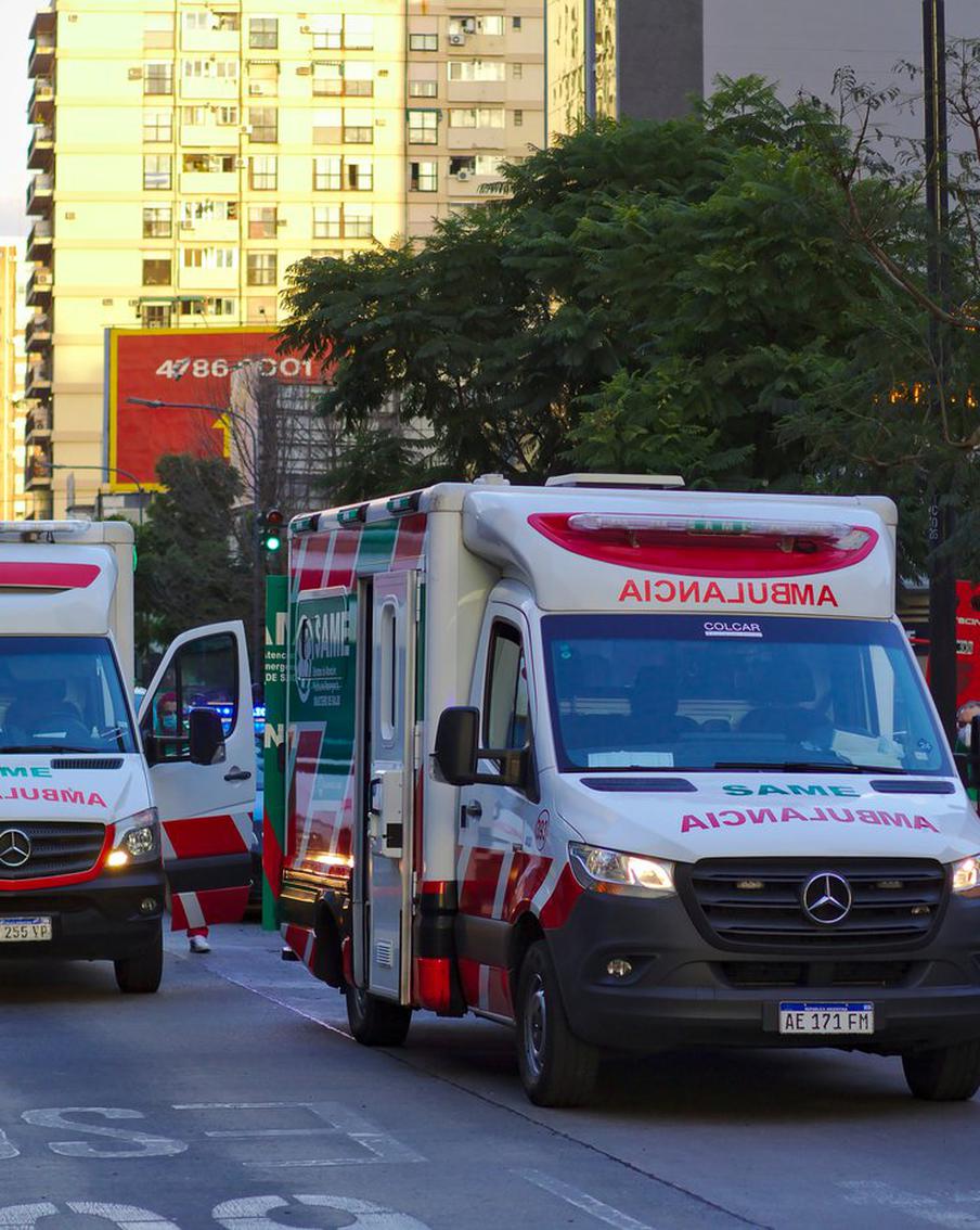 В Аргентине ночью взорвался склад и начался крупный пожар. В пригороде Буэнос-Айреса вспыхнул мощный пожар после громкого взрыва на складе. Экстренные службы оцепили район и выясняют причины происшествия