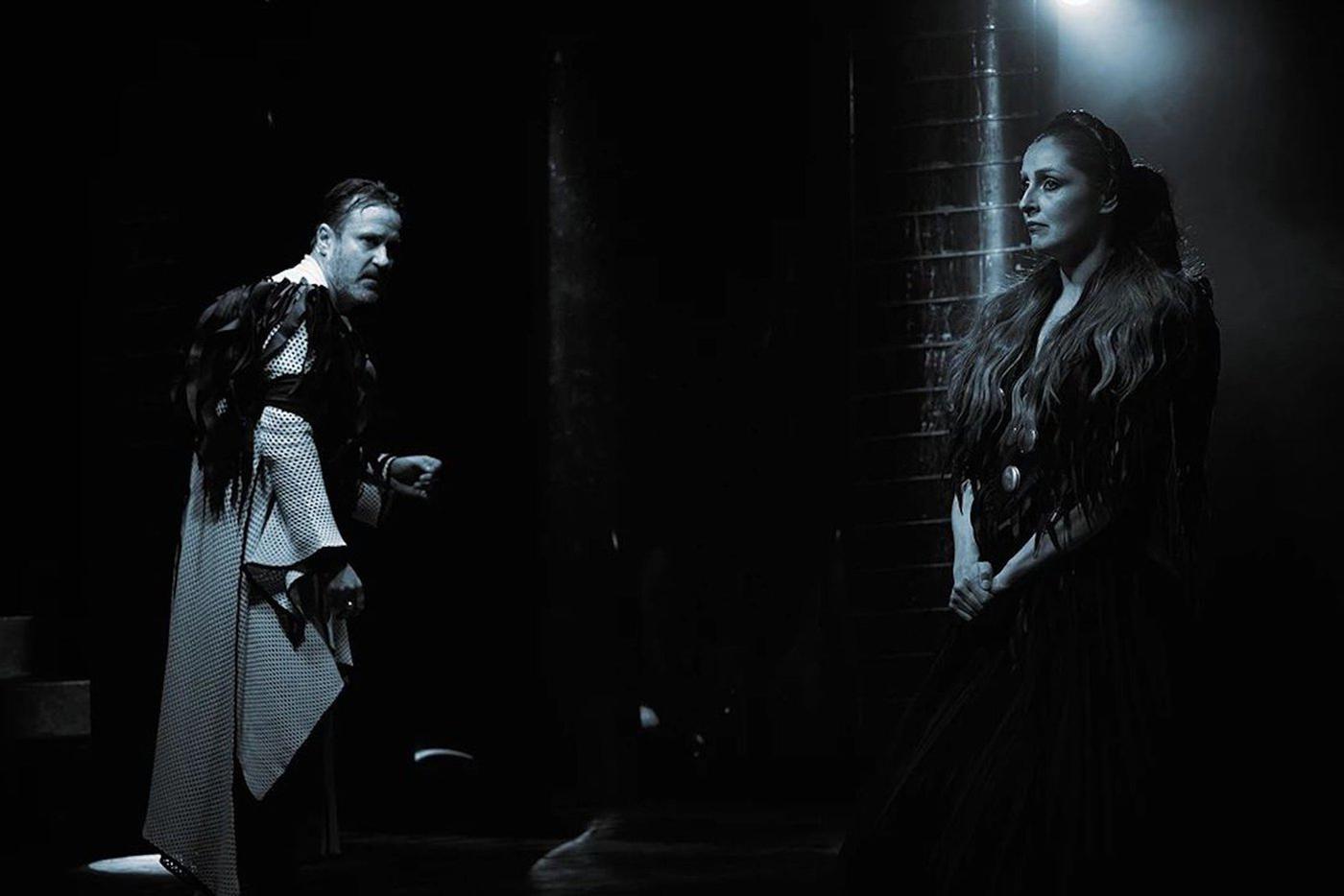 Театральная классика сегодня – это не пыльные тома, а эмоциональные, визуально насыщенные истории, в которых зритель узнает себя.