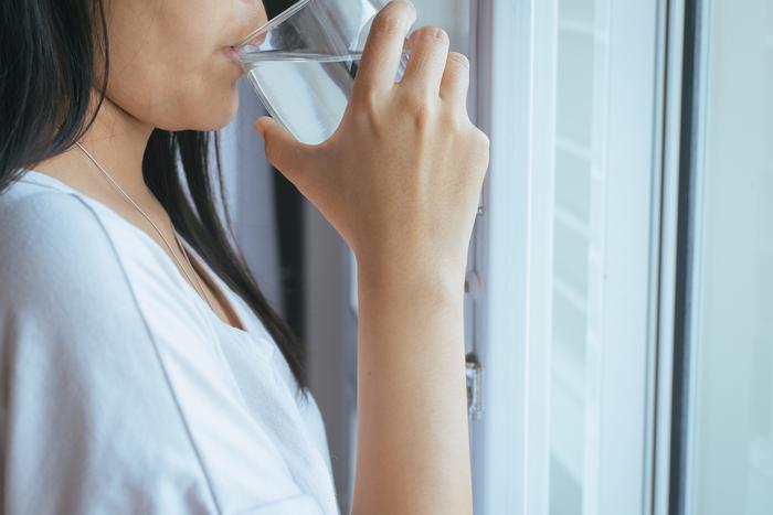 Актриса Мария Аронова и ожирение печени: о чём сигнализирует длительная икота