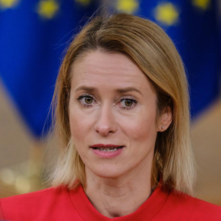 Каллас заявила о возможных крупных уступках Киева ради гарантий безопасности. Глава дипломатии ЕС допустила, что Украина может согласиться на серьёзные территориальные компромиссы ради мира и чётких гарантий безопасности, подчеркнув ключевую роль США в этом процессе