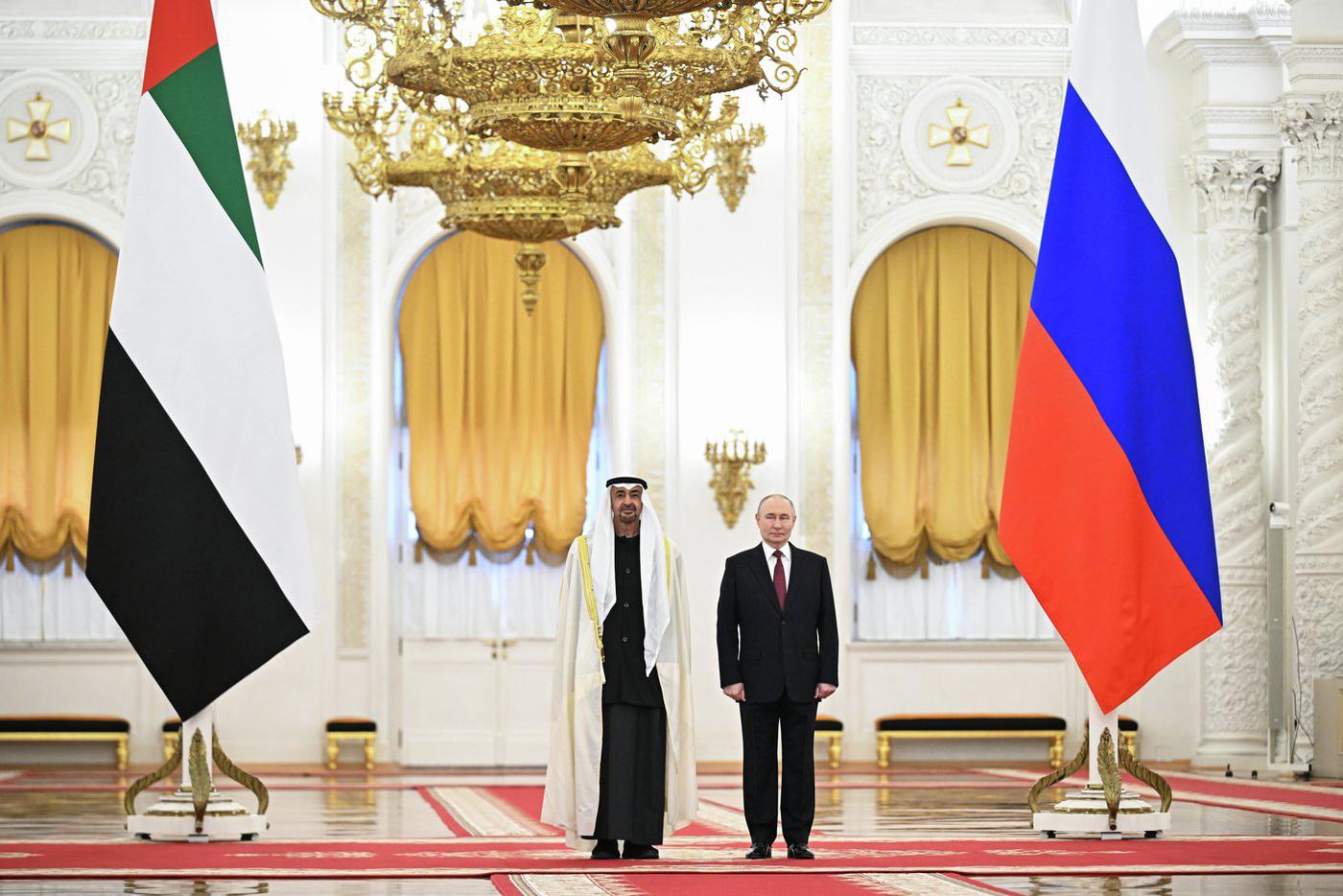 Путин и президент ОАЭ Аль Нахайян обсудили развитие отношений двух стран