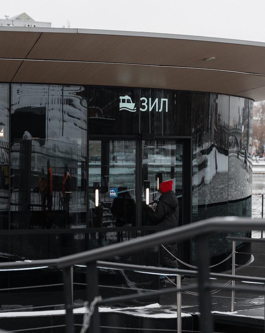 Регулярные электросуда продолжают работать в штатном режиме, несмотря на снегопады