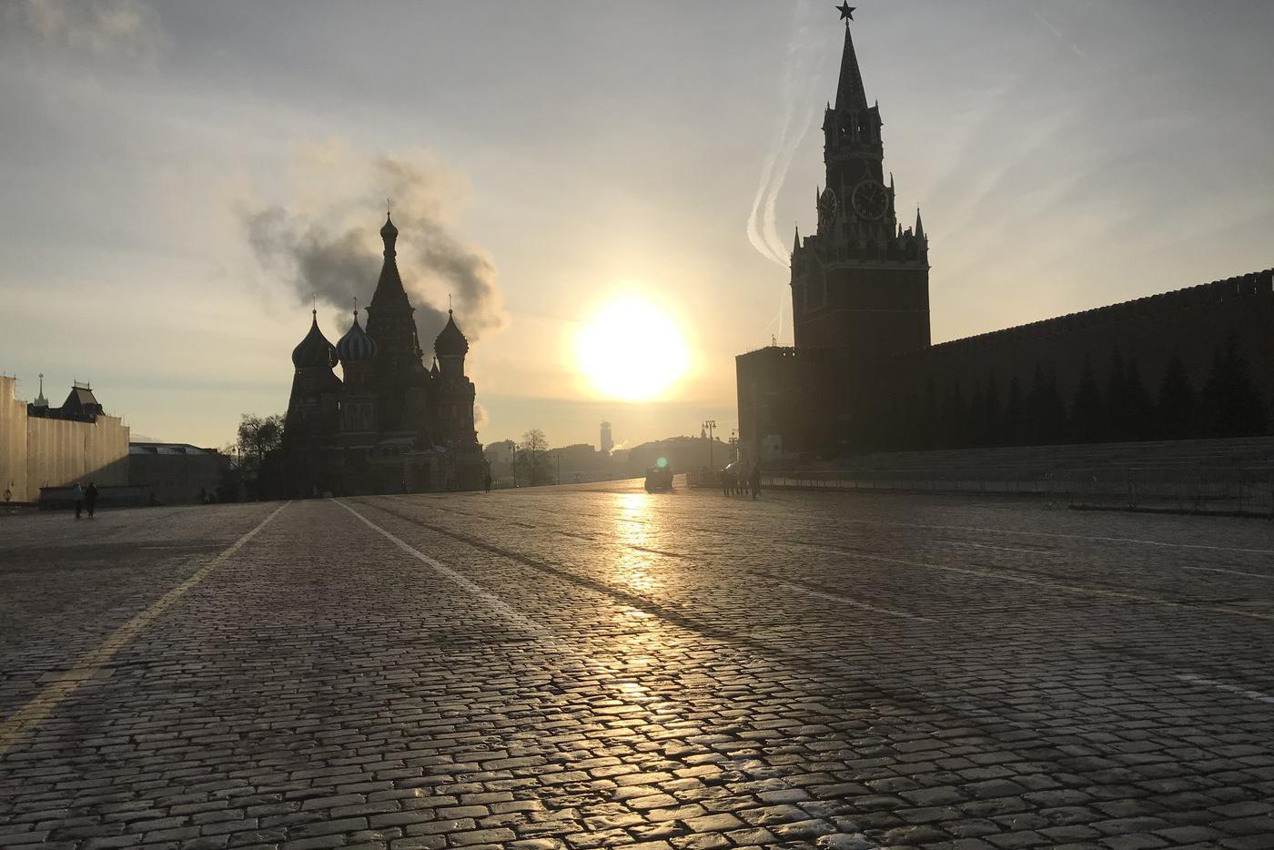 Москвичи смогут наблюдать на небе "ложное солнце" в выходные