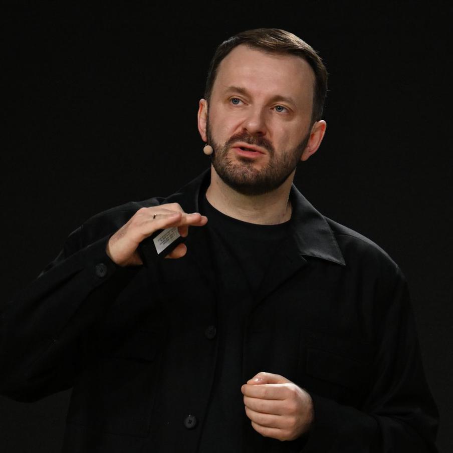 Орешкин заявил, что ИИ лишил домашние задания школьников прежнего смысла. Замглавы администрации президента РФ Максим Орешкин отметил, что с появлением искусственного интеллекта традиционные домашние задания утратили актуальность, но при этом ИИ открывает новые возможности для образования