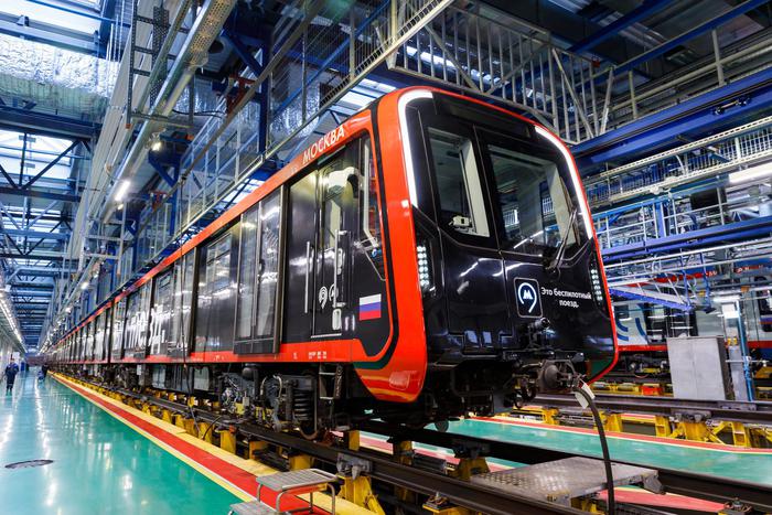 Технологии рвутся вперёд: как в Москве испытывают первый беспилотный поезд метро