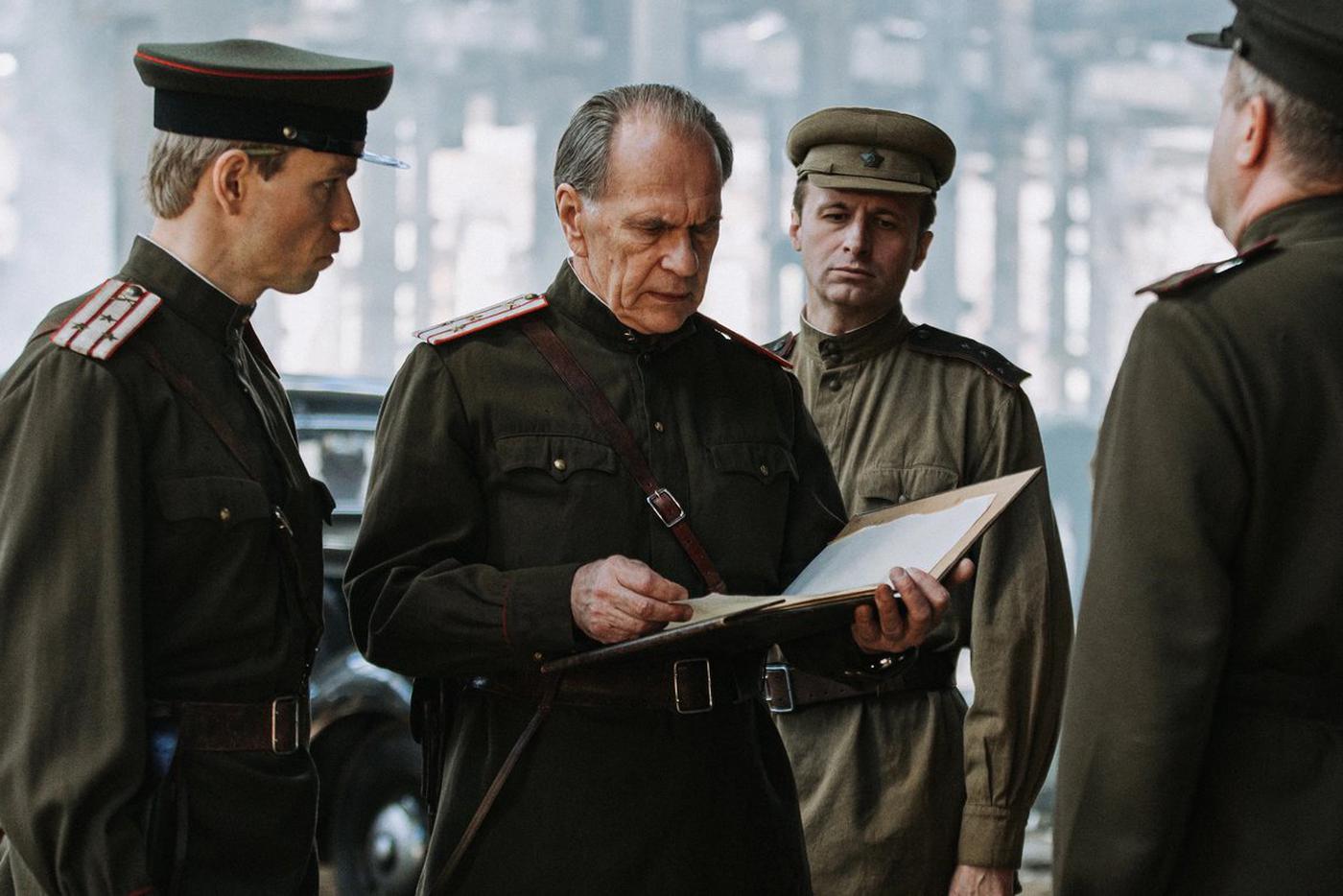 "Атом" выстрелил трижды: телесериал получил три награды на премии "Золотой орёл"