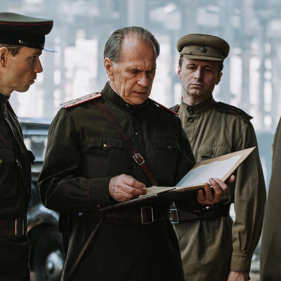 "Атом" выстрелил трижды: телесериал получил три награды на премии "Золотой орёл". На ХХIV Торжественной Церемонии вручения Национальной премии "Золотой орёл" назвали победителей