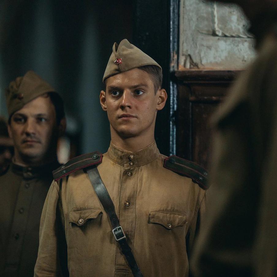 Награда нашла троих: Безруков, Кологривый и Табаков поделили одного "Золотого орла". На ХХIV Торжественной Церемонии вручения Национальной премии "Золотой орёл" назвали победителей