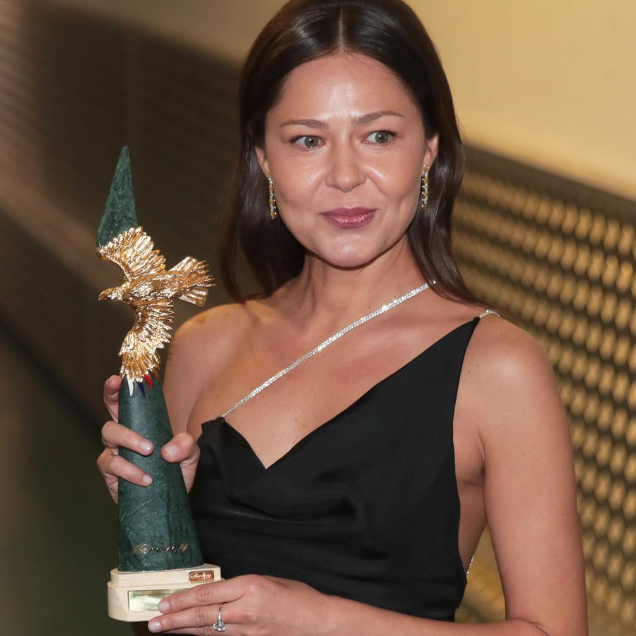 Елена Лядова второй год подряд уходит с Мосфильма с "Золотым орлом". На ХХIV Торжественной Церемонии вручения Национальной премии "Золотой орёл" называют победителей