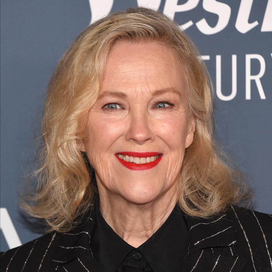 Мама Кевина умерла: не стало актрисы из картин "Один дома" и "Один дома – 2". Она родилась в многодетной семье, самыми известными в её карьере стали картины, в которых она тоже сыграла роль многодетной матери