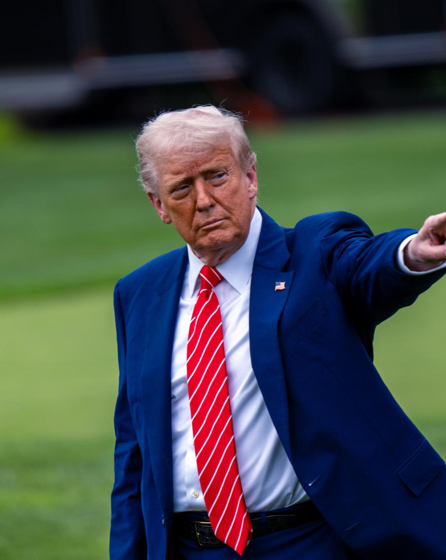 Минобороны Саудовской Аравии поддержало Трампа в намерении США атаковать Иран. Военное руководство Саудовской Аравии призвало американские власти оказать поддержку протестующим в Иране и атаковать территорию страны, чтобы избежать укрепления режима аятолл после подавления протестов