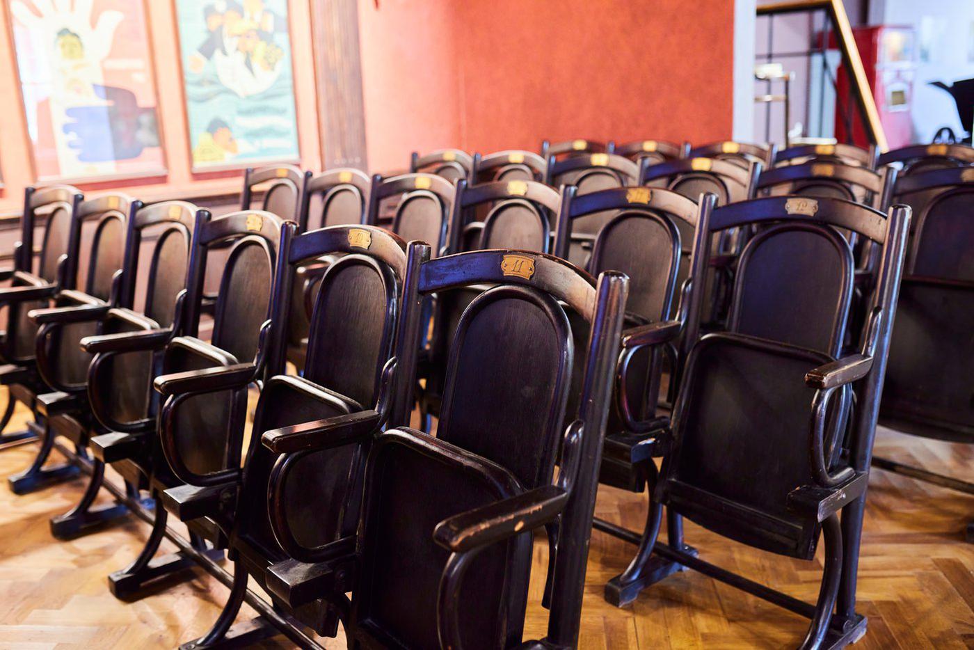 Мишустин исключил из Совета по развитию кинематографии Сокурова и Тодоровского