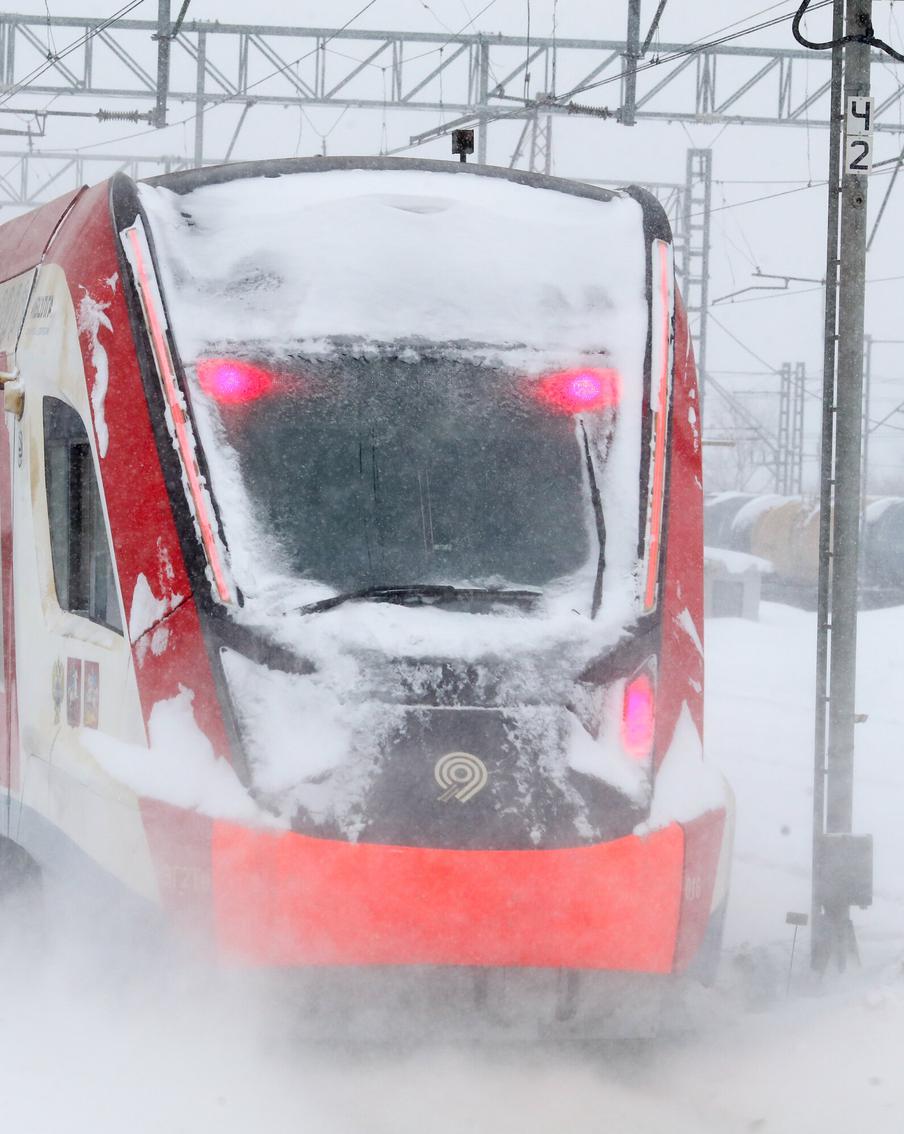 В Москве впервые за зиму были зафиксированы 20-градусные морозы прошлой ночью. Синоптики впервые за текущую зиму зафиксировали в столице морозы ниже 20 градусов. Кроме того, в городе был установлен новый рекорд по высоте сугробов в последний день января
