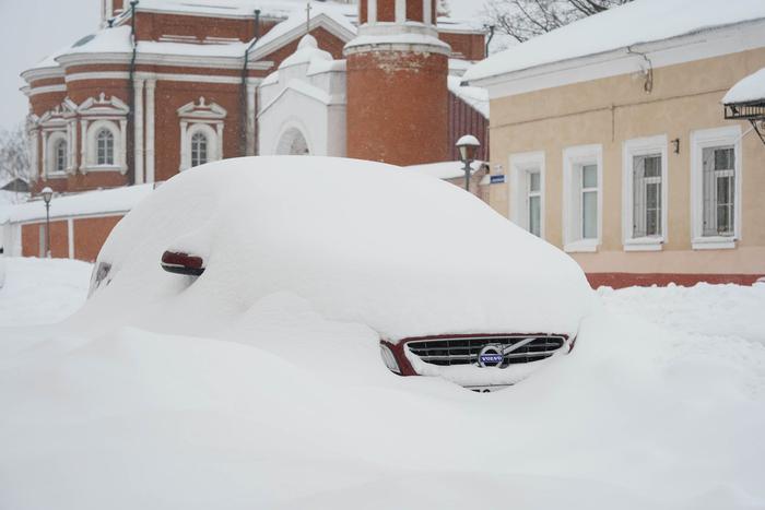 Эвакуаторы "Московского паркинга" бесплатно переместили 69 автомобилей