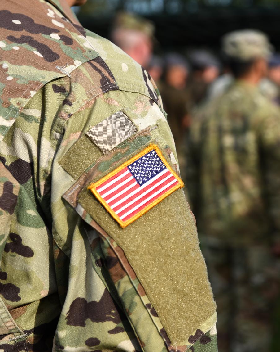 Трамп потребовал от помощников предоставить план быстрой операции против Ирана. Американский президент запросил у своей администрации "быстрые и решительные варианты" возможной атаки США на Иран. Дональд Трамп призвал в планах избежать долгосрочного конфликта на Ближнем Востоке