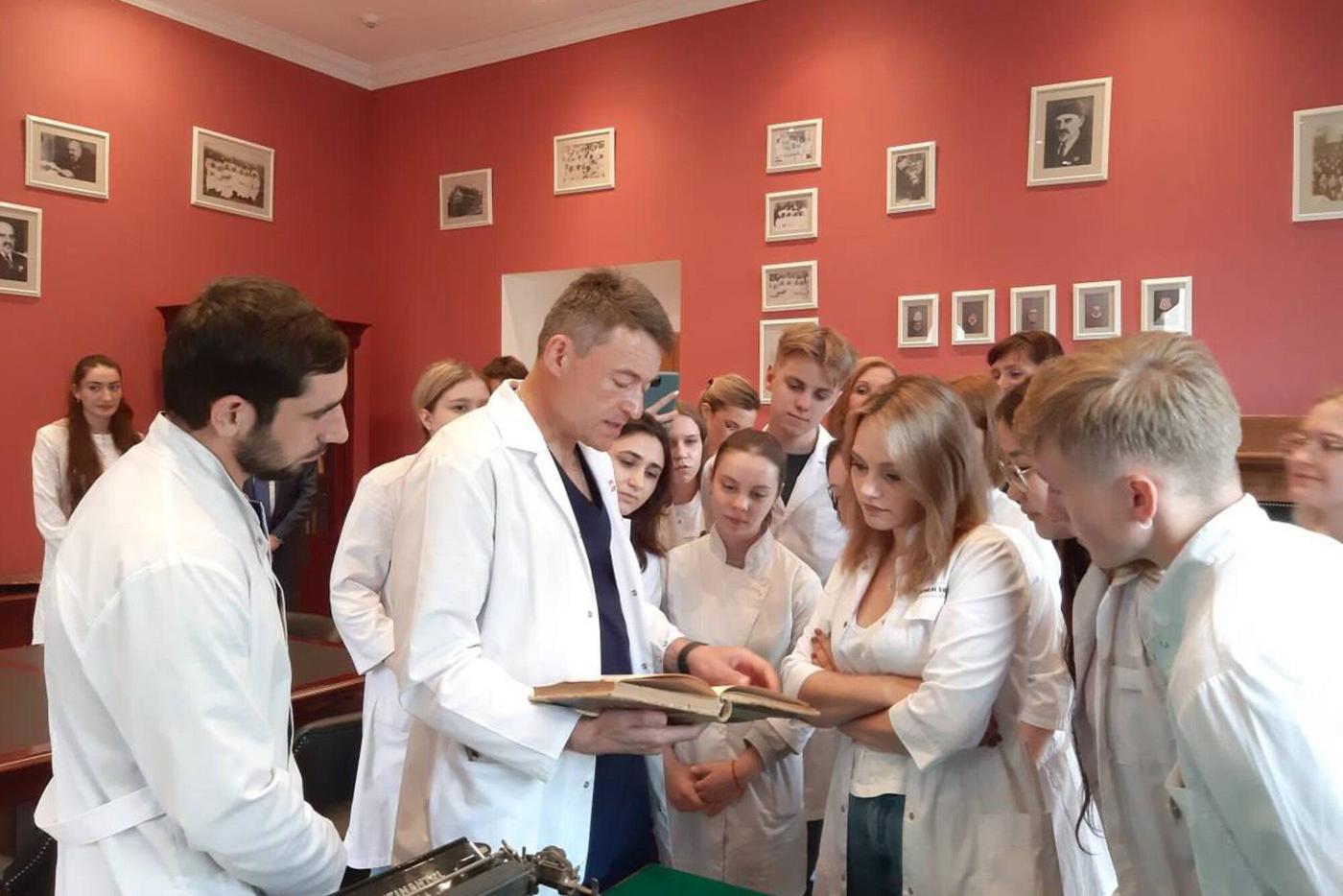 Андрей Каприн: "Онкологи учатся слушать".