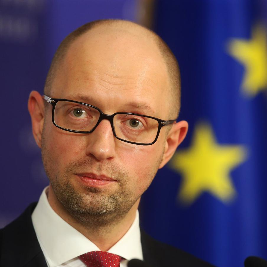 Бывшего премьер-министра Украины Яценюка объявили в розыск в России. В базе данных Министерства внутренних дел Российской Федерации появилась информация о том, что бывший премьер-министр Украины Арсений Яценюк объявлен в розыск на территории России. Причиной розыска стало возбужденное против него уголовное дело