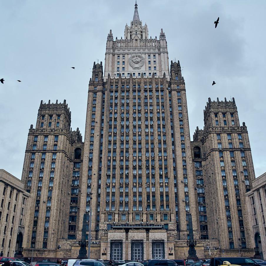 В МИД России вновь заявили о недопустимости размещения военных ЕС на Украине. Заместитель главы российского дипломатического ведомства подчеркнул, что размещение на территории Украины иностранного военного контингента недопустимо для России