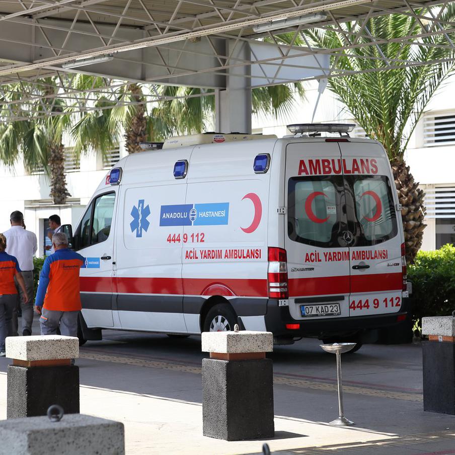 Восемь человек погибли в ДТП с пассажирским автобусом в турецкой Анталье. В курортной Анталье произошла серьёзная авария с участием пассажирского автобуса. По официальным данным, в ходе ДТП погибли восемь человек, ещё 26 пострадали