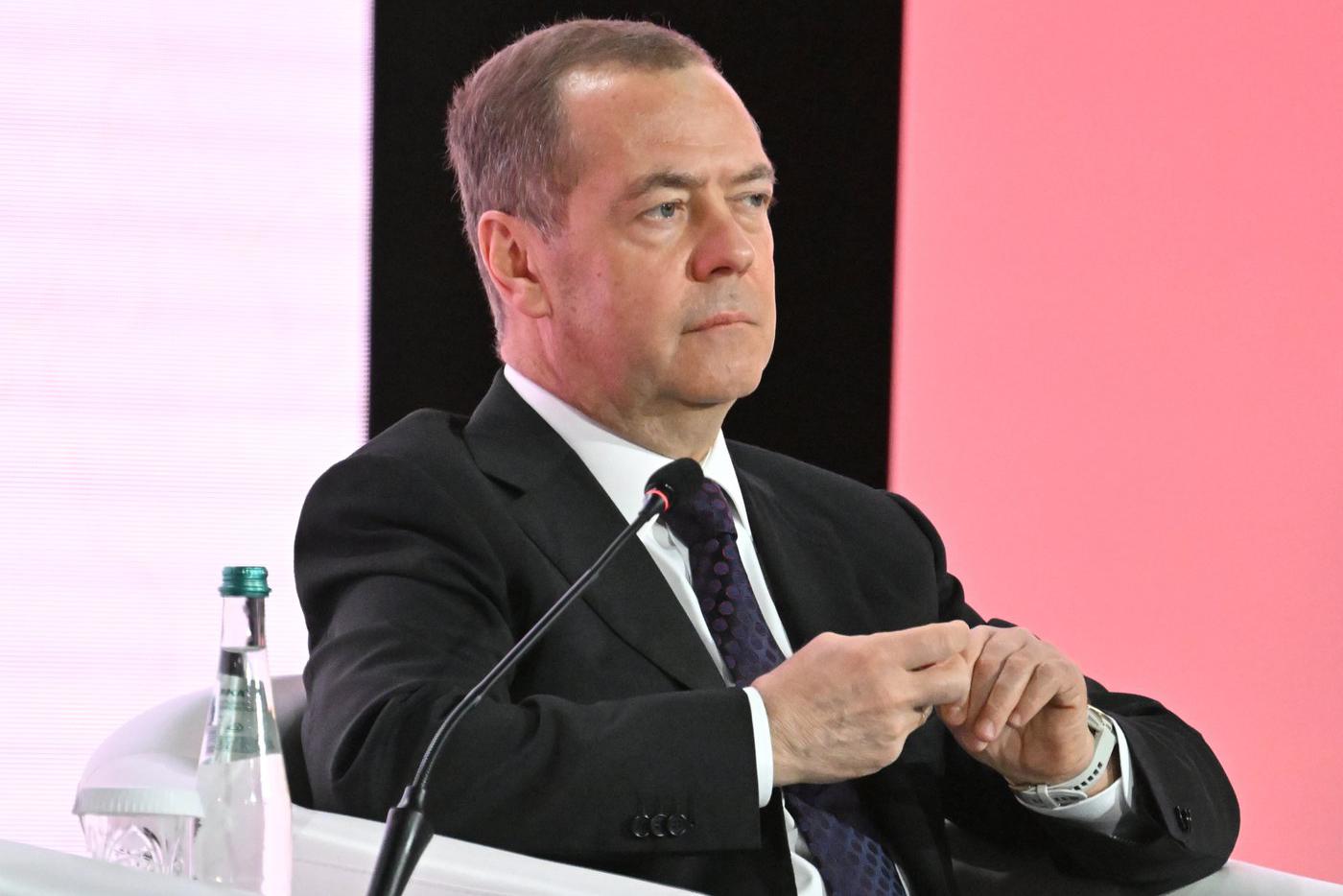 Медведев: военная победа в СВО по нескольким параметрам уже просматривается