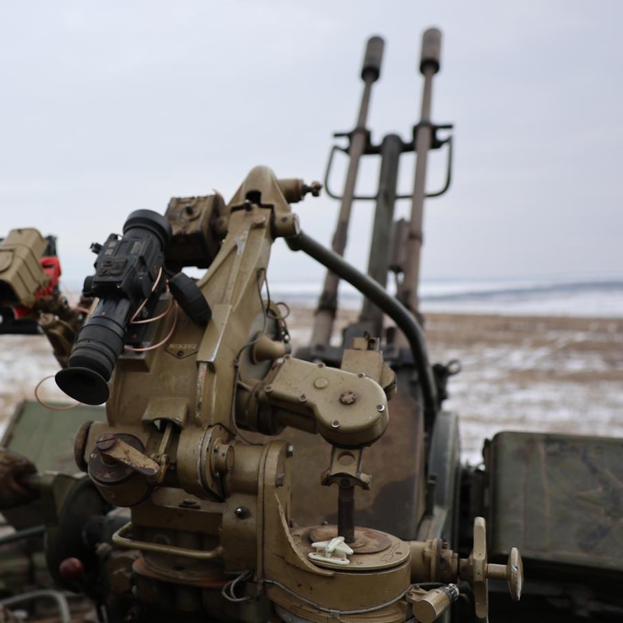 Минобороны: над Россией за ночь сбили 31 дрон. Минобороны РФ информирует о том, что за прошедшую ночь российскими военными был успешно отражён налёт беспилотных летательных аппаратов. Согласно данным Минобороны, за указанный период российские военные сбили и перехватили 31 украинский беспилотник. Наибольшее количество дронов, а именно 22 единицы, было уничтожено над Белгородской областью