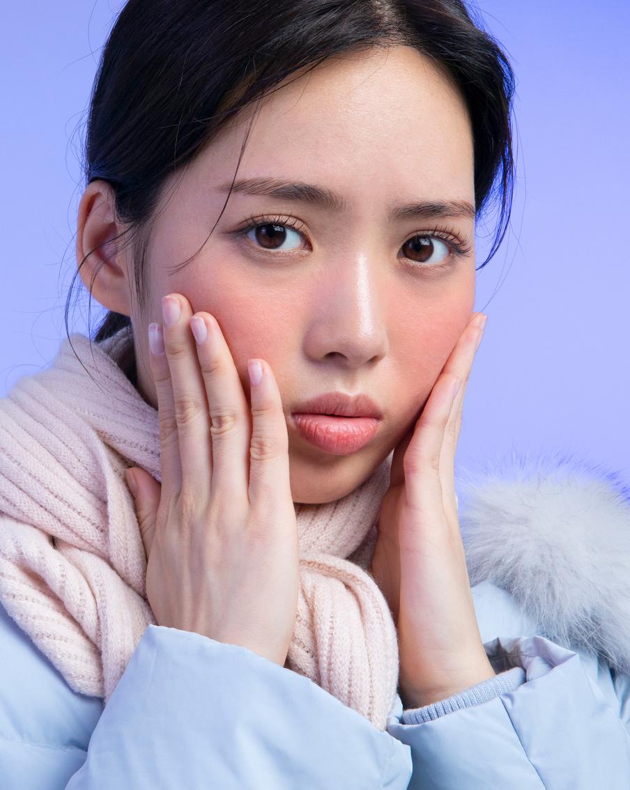 Топ-5 ошибок в уходе за кожей зимой, из-за которых она сохнет