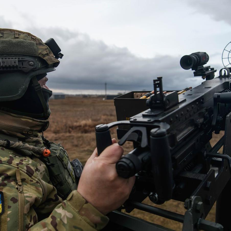 Медведев призвал исключить угрозу реванша со стороны Украины в будущем. В интервью информационным агентствам ТАСС, Reuters и проекту Wargonzo Дмитрий Медведев, заместитель председателя Совета безопасности Российской Федерации, заявил о важности полного исключения угрозы реваншизма со стороны Украины