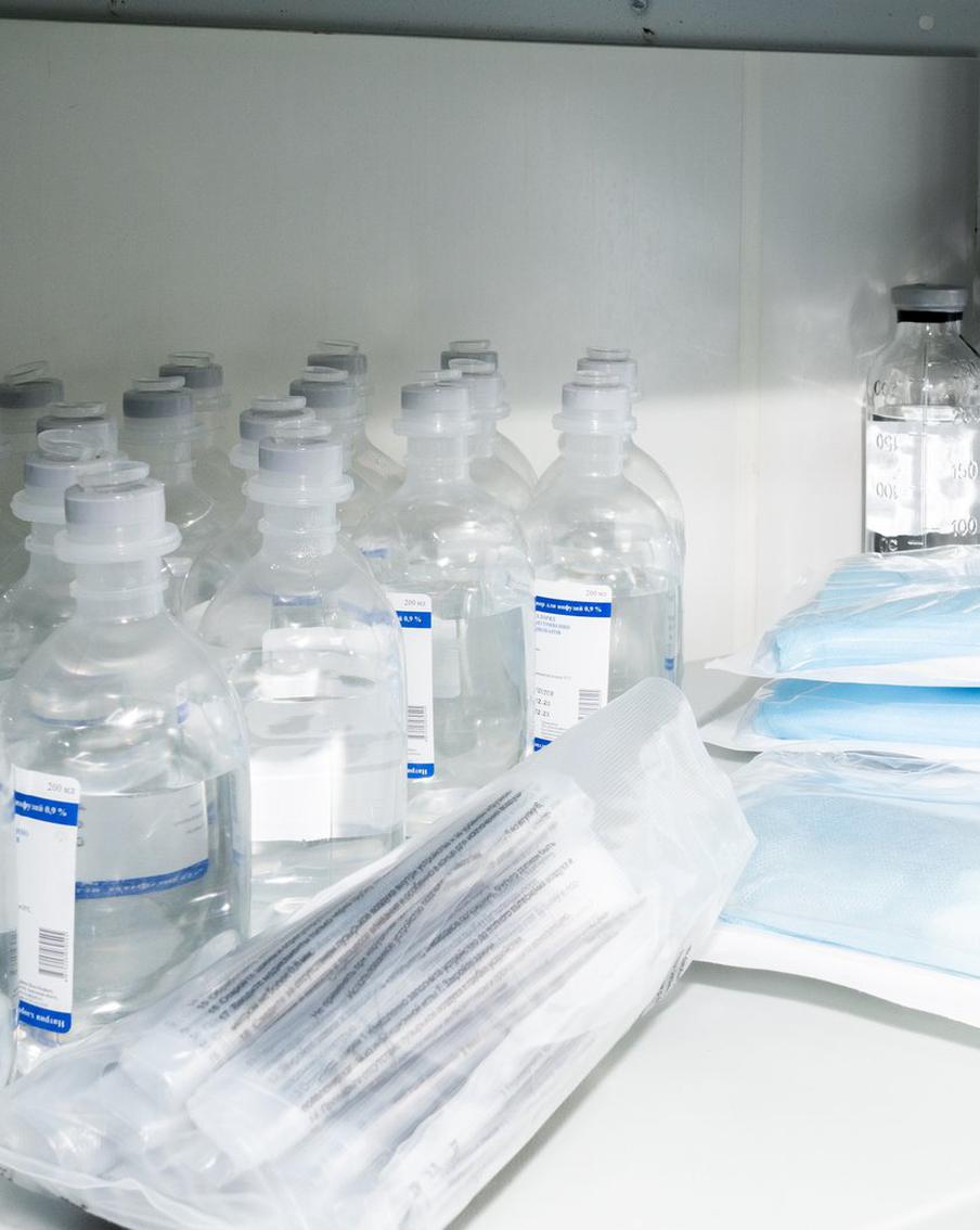 В Подмосковье рассказали о состоянии пациента с оспой обезьян. Состояние пациента с подтверждённым диагнозом оспы обезьян оценивается как средней тяжести. Он получает необходимое лечение в инфекционном отделении домодедовской больницы. Также в инфекционном отделении находится второй человек, контактировавший с заболевшим. У него не наблюдается никаких клинических симптомов болезни