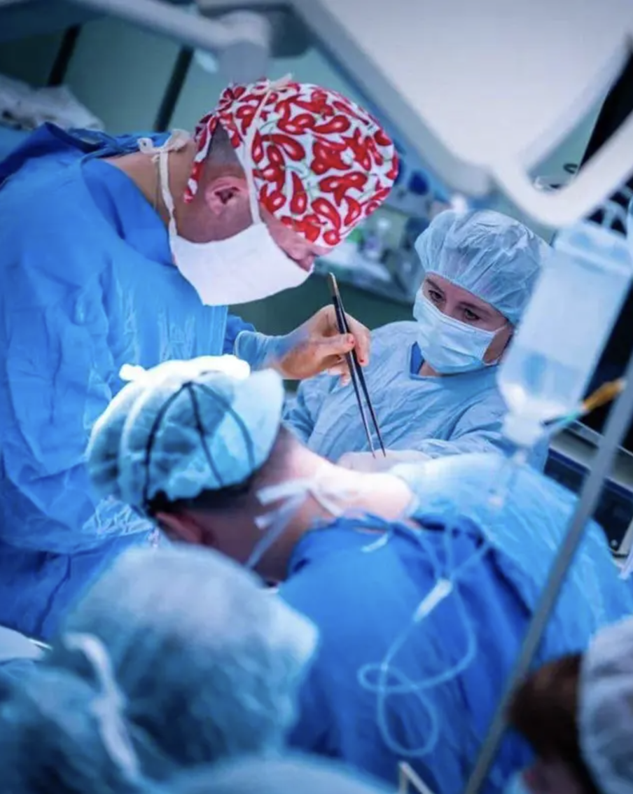 Главный онколог России раскрыл последние подробности о вакцине против рака. Генеральный директор НМИЦ радиологии и главный онколог Минздрава России, академик РАН и РАО Андрей Каприн ответил на самые главные вопросы – про современные методы лечения