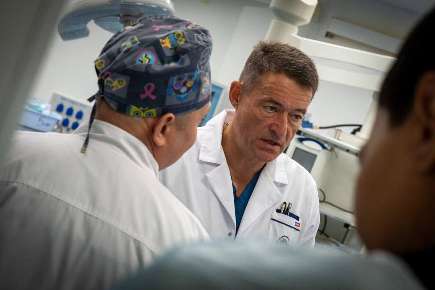 Онкологи совместно с торакальными и кардиохирургами спасли молодую девушку