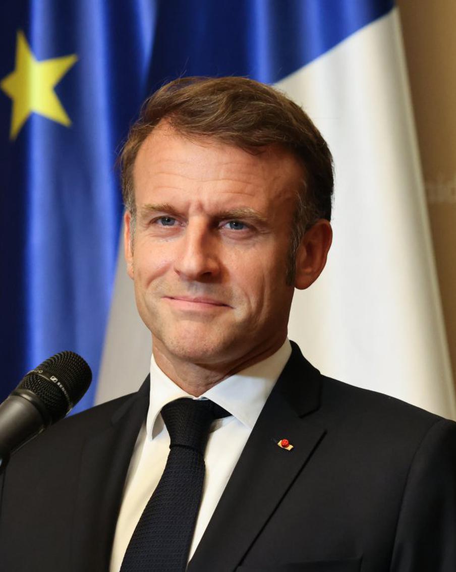 "Лезут в Африку из-за Украины": раскрыт тайный план Макрона по укреплению власти