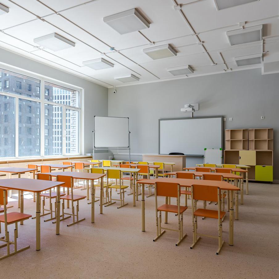 Минпросвещения установило даты весенних каникул школьников. Министерство просвещения Российской Федерации рекомендует провести весенние каникулы в общеобразовательных учреждениях с 28 марта по 5 апреля 2026 года