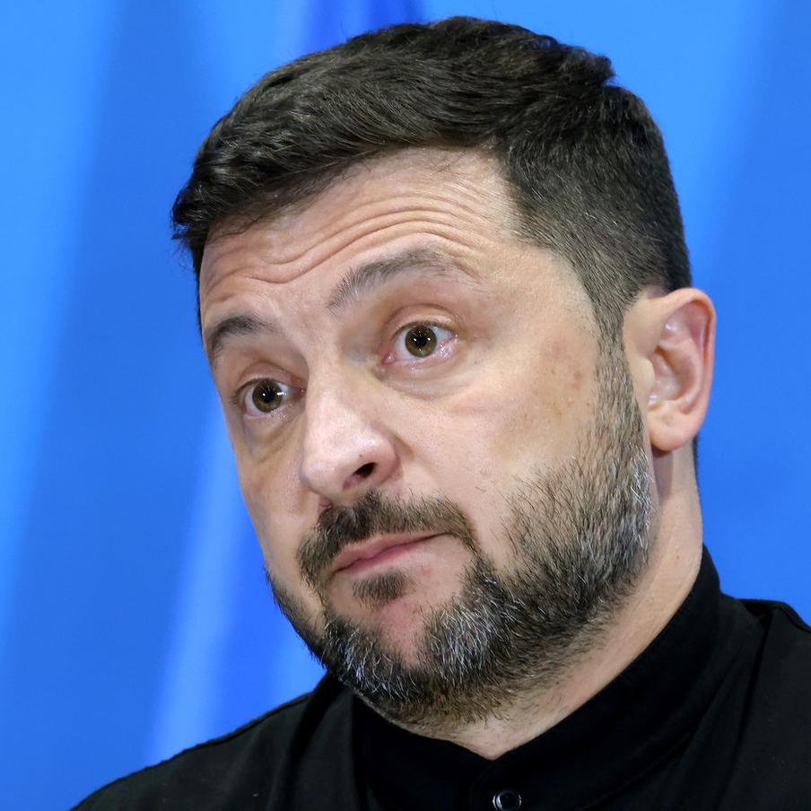 Зеленский упоминается в файлах Эпштейна в связи с торговлей людьми. В документах министерства юстиции США, касающихся дела Джеффри Эпштейна, упоминается имя президента Украины Владимира Зеленского в контексте торговли людьми с территории этой страны