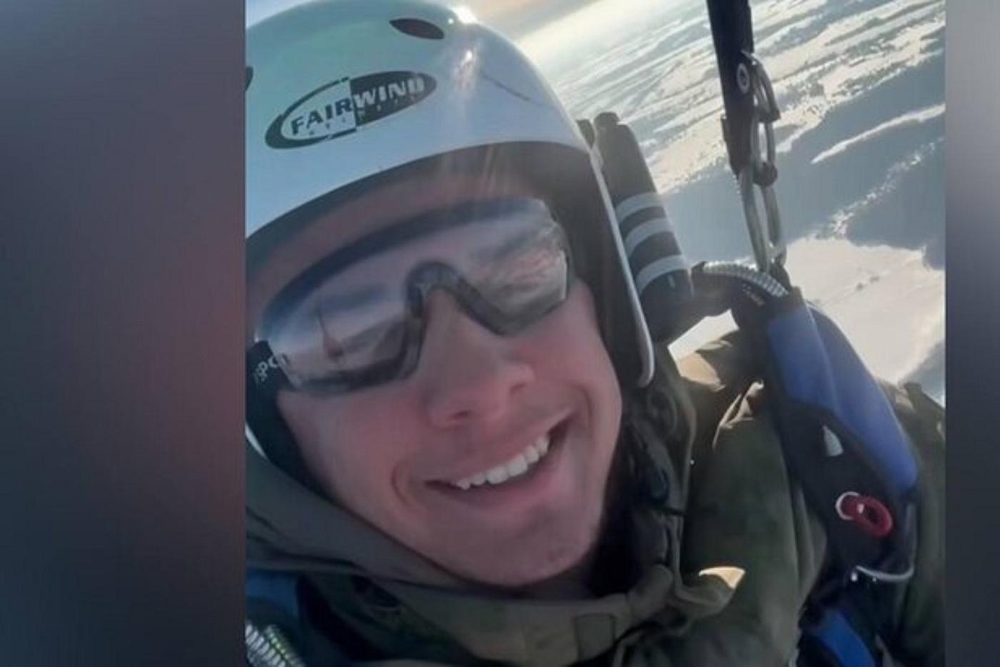 Рэпер Macan записал видео для возлюбленной во время прыжка с парашютом