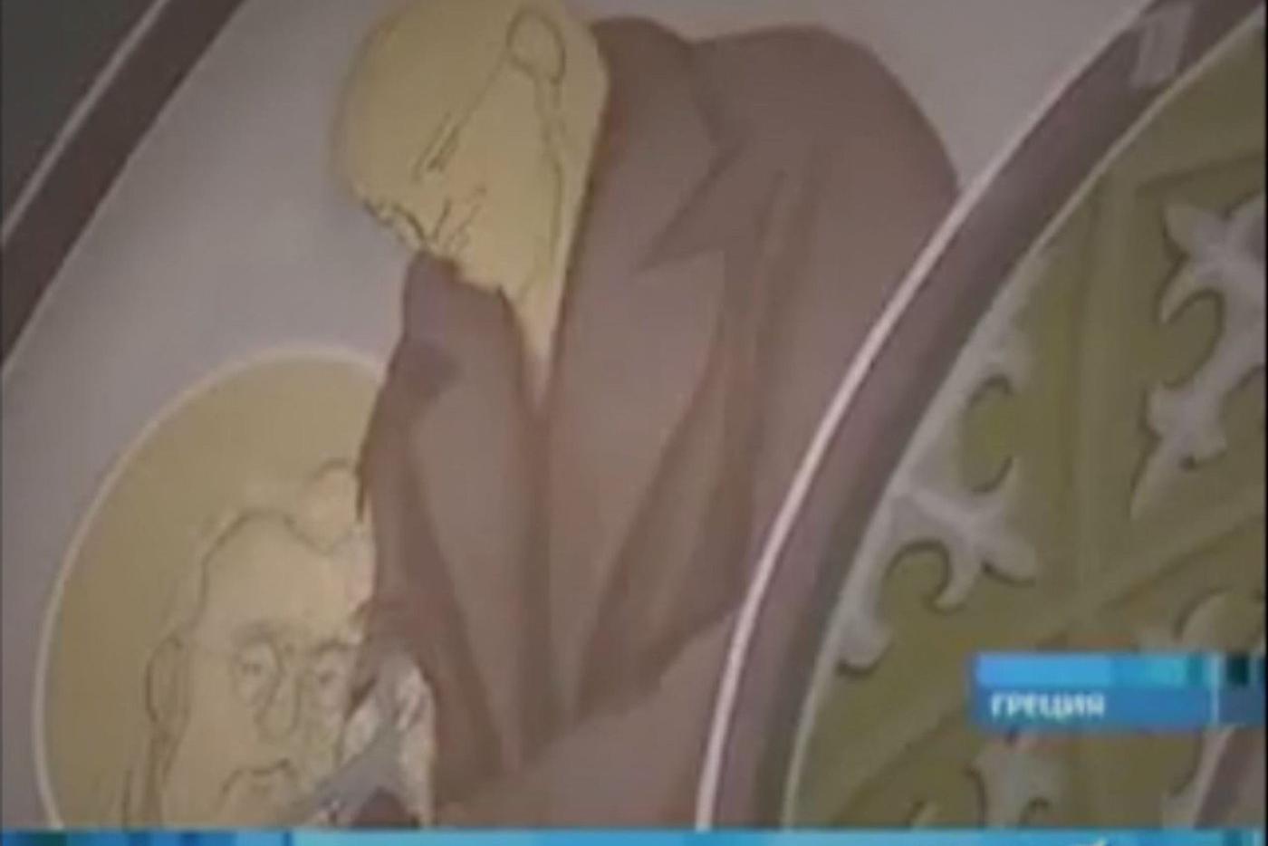 На фреске незаконченный Ленин превратился в барбера.