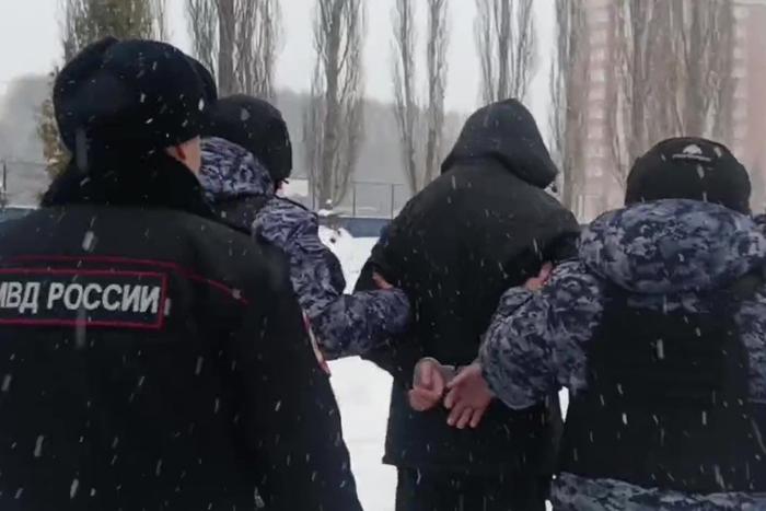 "Ненавидел учителя истории": ученик пришёл в уфимскую гимназию с автоматом