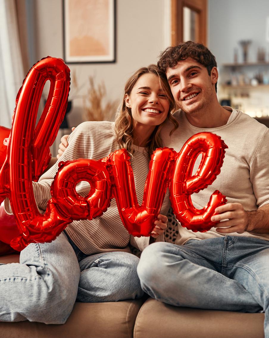 Топ небанальных подарков на 14 февраля, которые порадуют и его и её