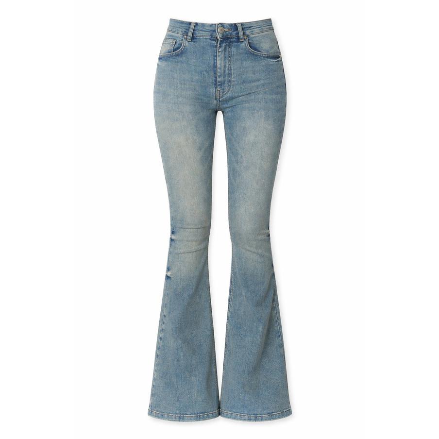 Джинсы-клёш ALÁBEL (15 990 ₽)