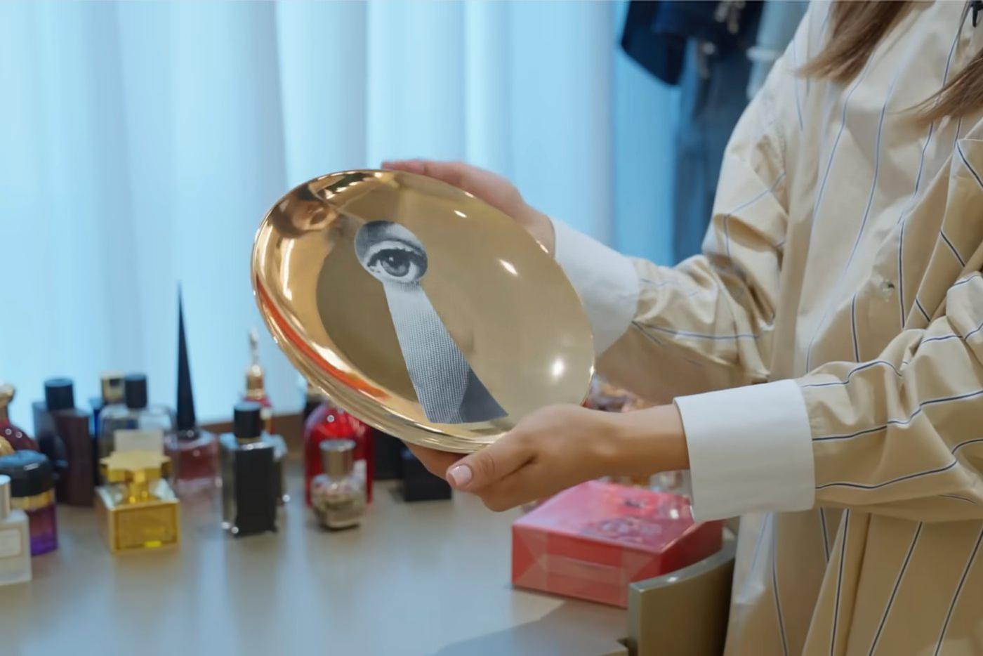 Блюдо бренда Fornasetti.