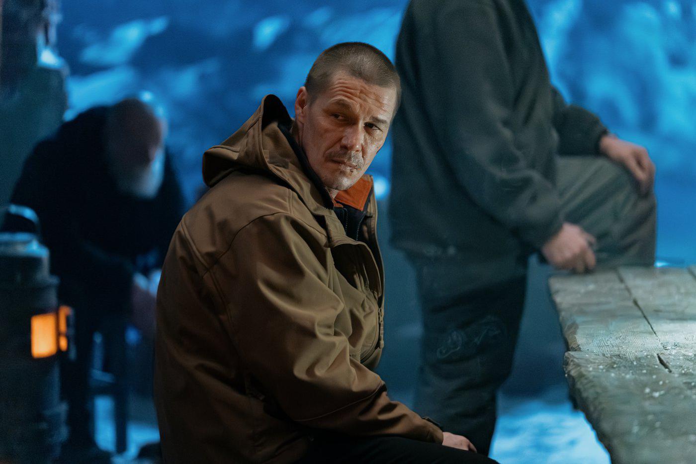 Артём Быстров в роли Дмитрия Зорина на съёмках фильма "Вершина".