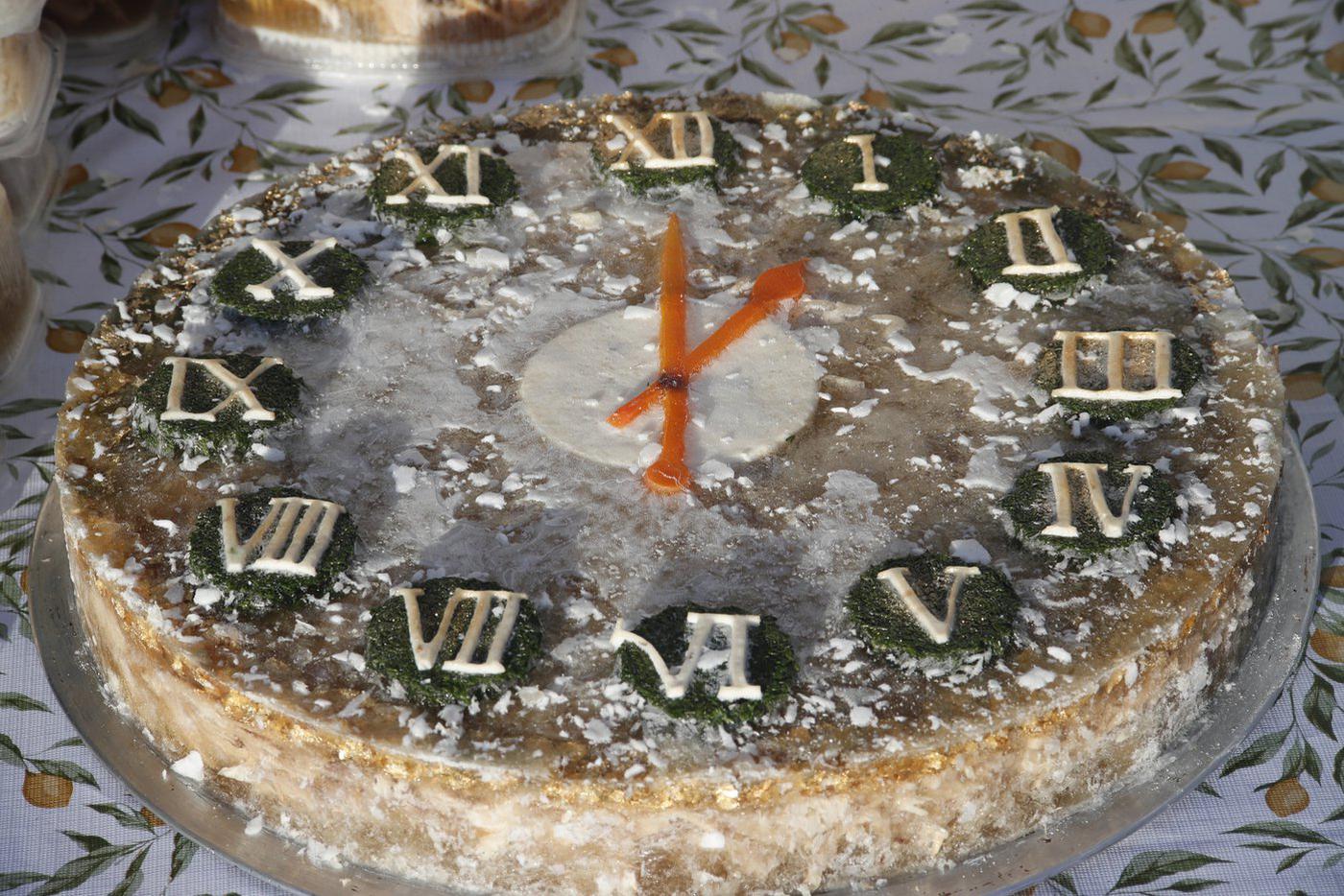 Делу время – потехе час – так повара назвали свою сложную многослойную работу.