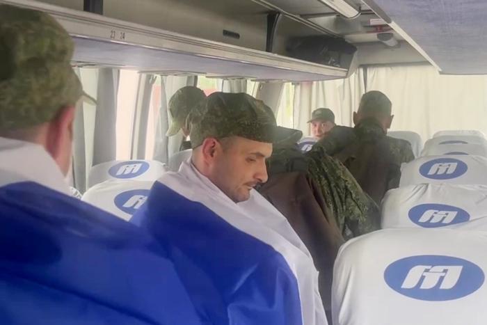 В Россию из украинского плена вернулись 157 военнослужащих