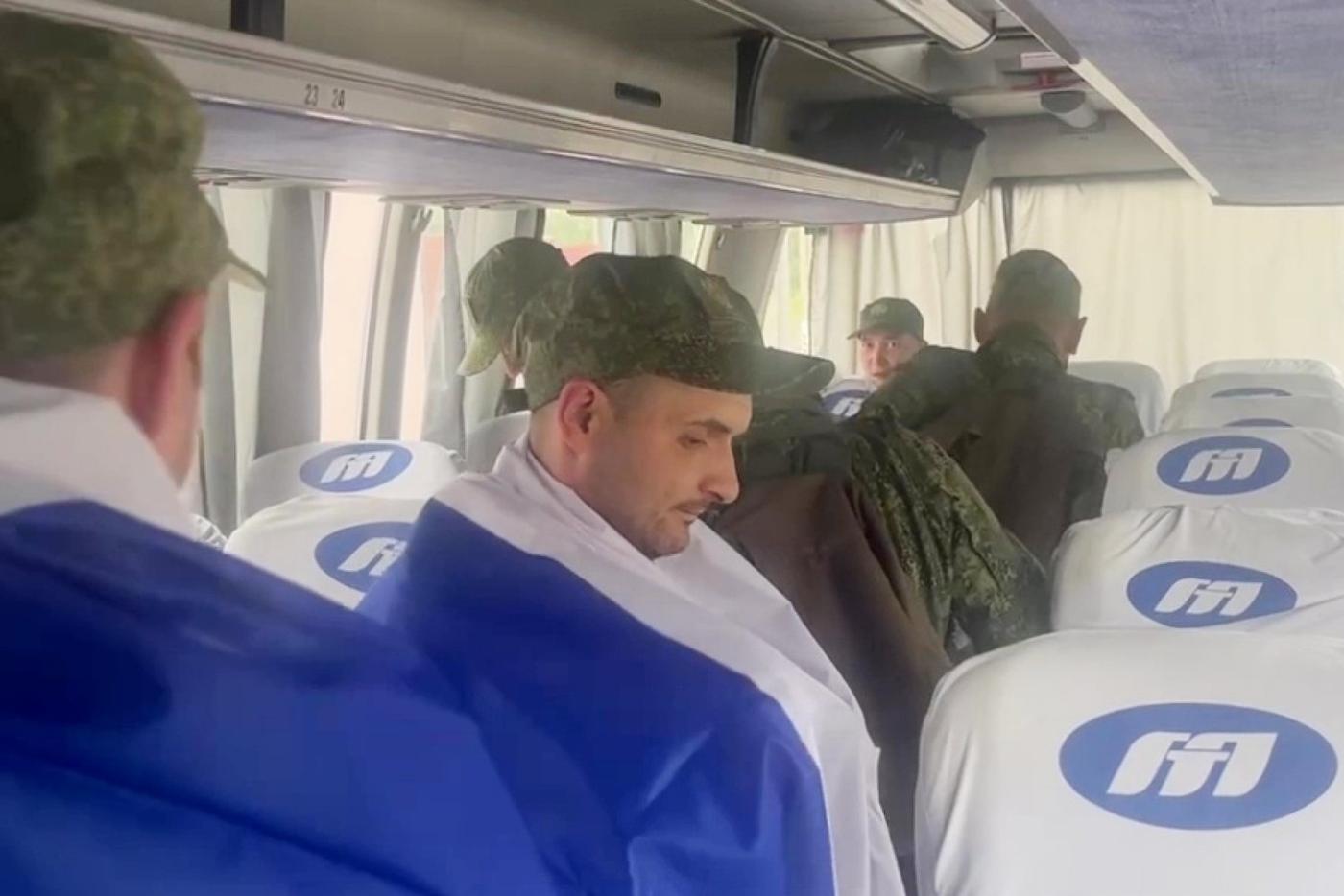 В Россию из украинского плена вернулись 157 военнослужащих