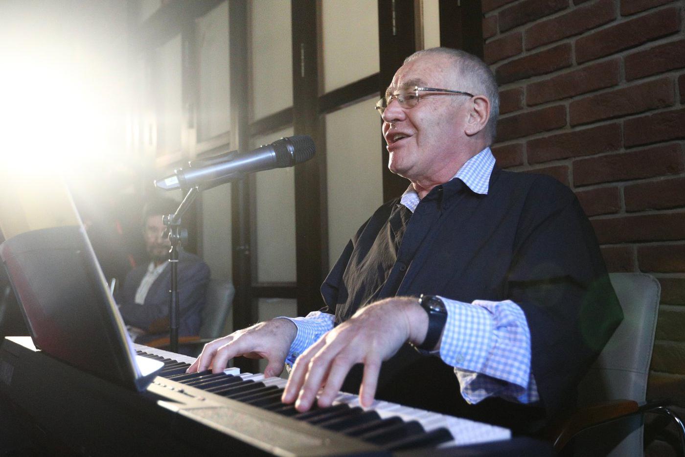 Композитор Александр Журбин.