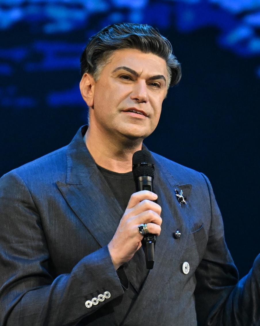 Цискаридзе выступил за введение официального дресс-кода в театрах. Народный артист России считает, что внешний вид зрителей в культурных учреждениях должен регулироваться отдельными правилами и отражать уважение к сцене и окружающим